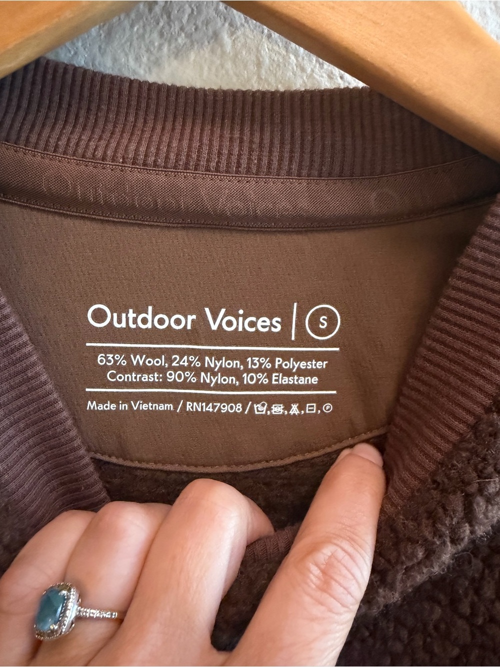 Outdoor Voices Mega Fleece Chocolate Size Small - Picture 4 of 4